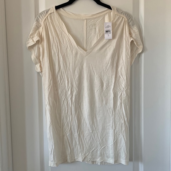 LOFT Tops - NWT LOFT Ivory Pretzel Twist V-Neckline Short Sleeves Sheer Top Size S